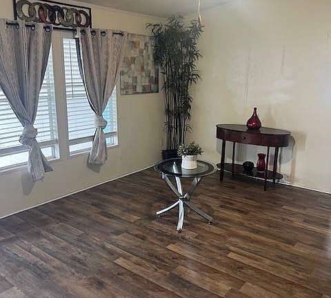 4th image of 703 Royal Forest Dr