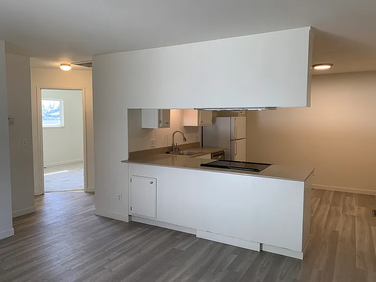 952 Delport Ave — Photo 4