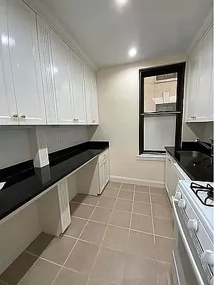 Rented by ONE Manhattan Real Estate | media 9