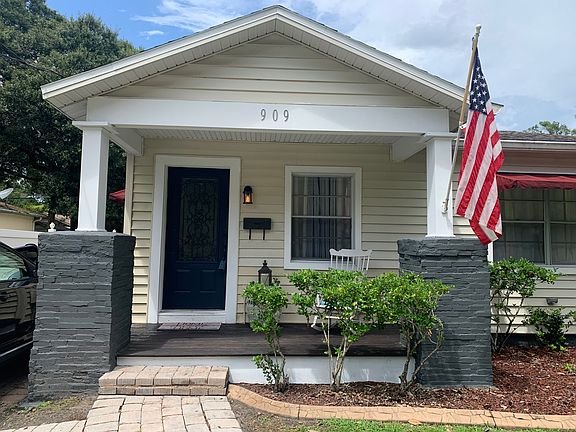 2nd image of 909 W Coral St