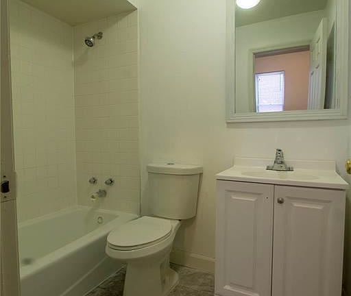 5th image of 1014 Russell Blvd #1