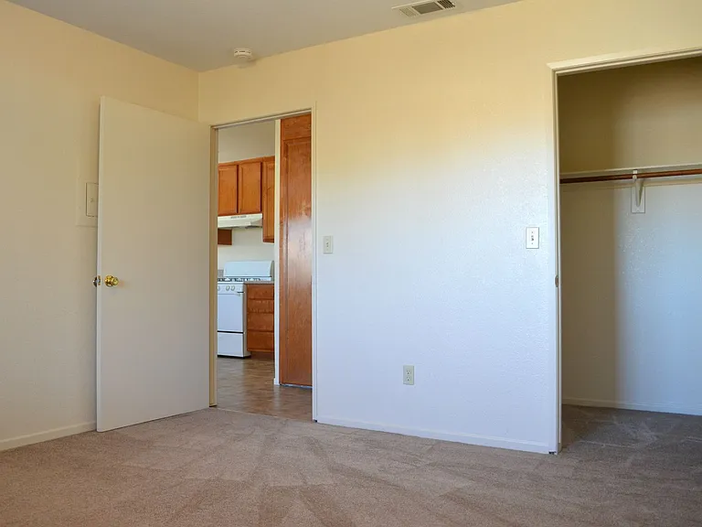 17502 Sequoia St — Photo 18