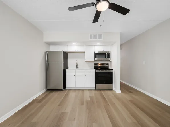 Sand Dune Apartments on St Pete Beach, 8012 Blind Pass Rd #2, Saint Petersburg, FL 33706