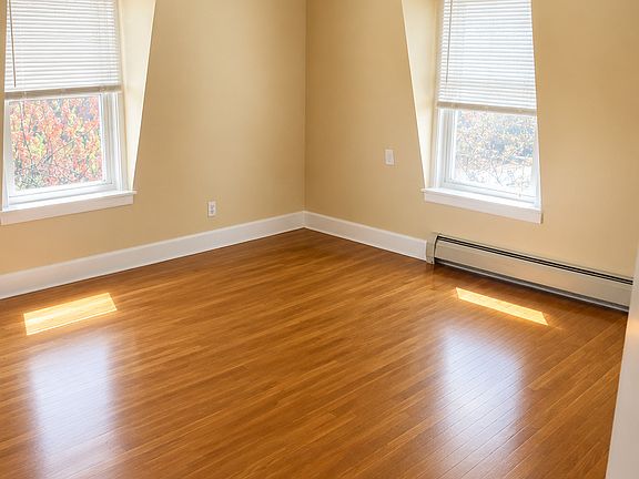 5th image of 35 Inman St APT 3