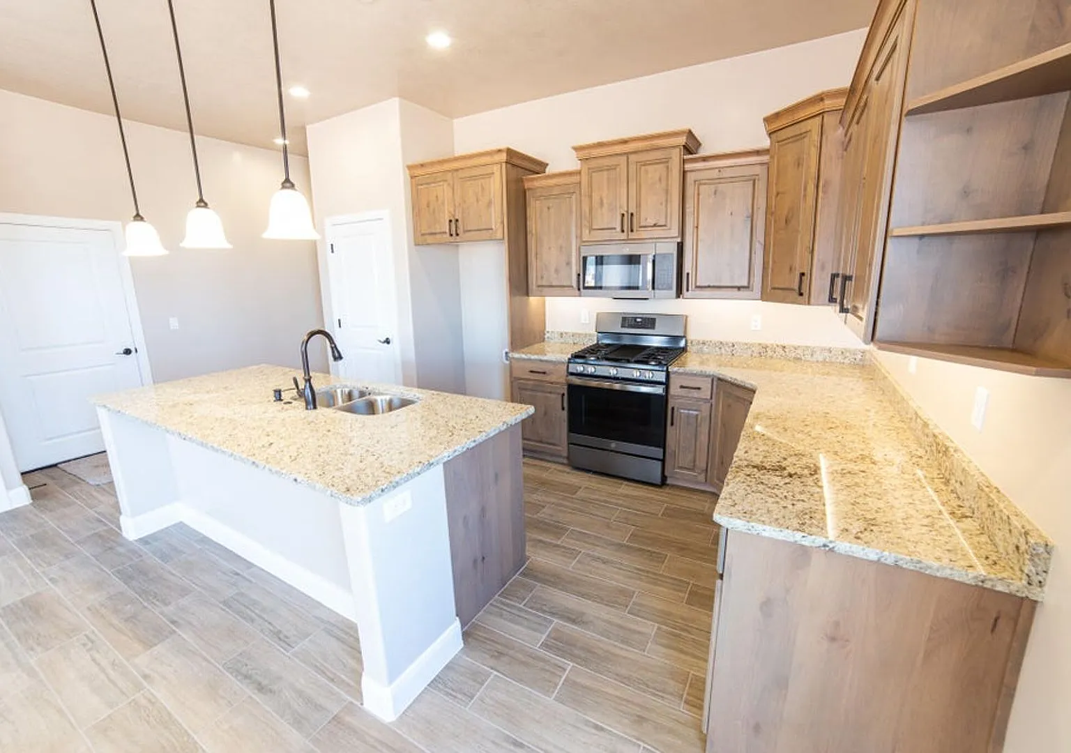 Dog Friendly 3 Bedroom Townhome in Hurricane — Photo 2