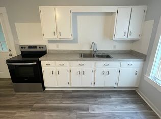 4 Hale St APT 1, Worcester, MA 01604