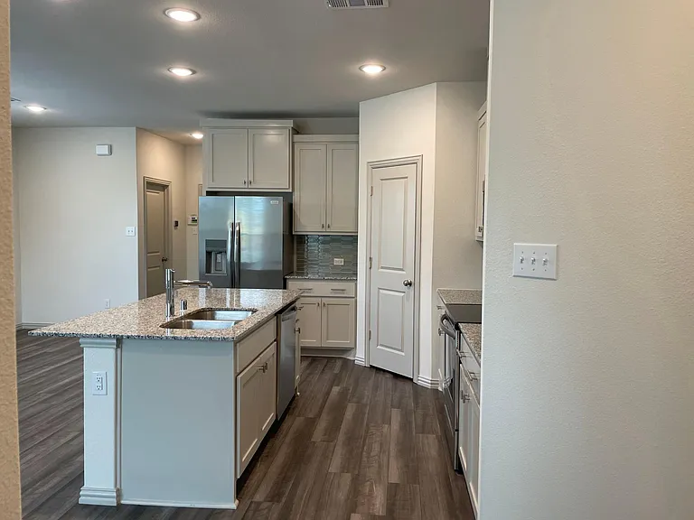 5111 Community St — Photo 3