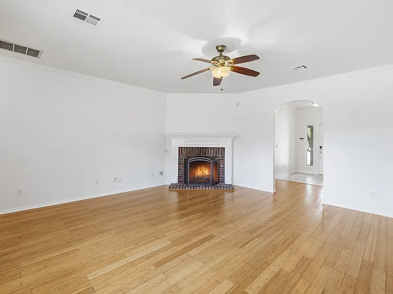 11211 S 2nd St — Photo 10