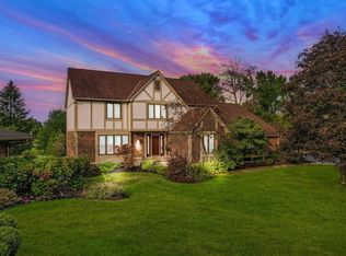8011 Golfview Ct, Columbus, OH 43235