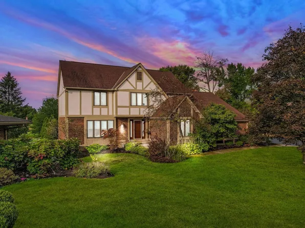 8011 Golfview Ct, Columbus, OH 43235