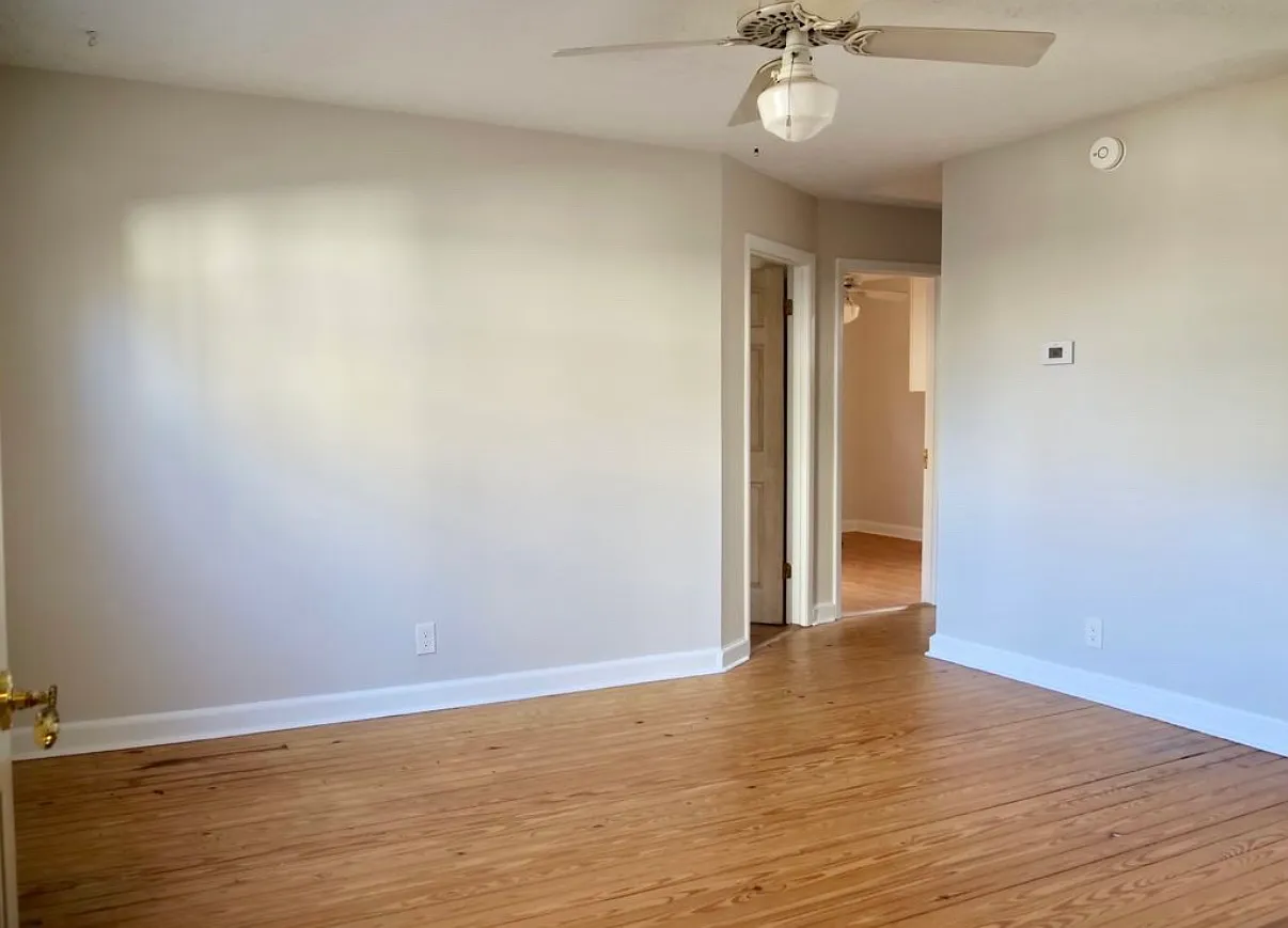 2 bed, 700 sqft, $1,950 — Photo 2