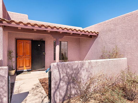 3rd image of 7045 N Camino De Los Caballos