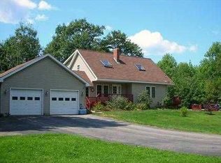 19 Heartbreak Ln, China, ME 04358