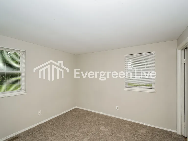 10407 Chris Dr — Photo 8