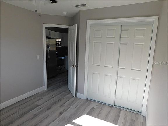 5th image of 107 W Clay Ave APT 4
