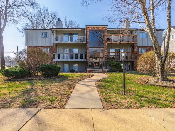 1111 E Jefferson St APT 1, Bloomington, IL 61701