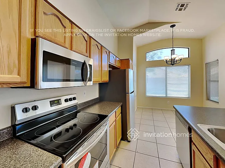 8609 W Mission Ln — Photo 6