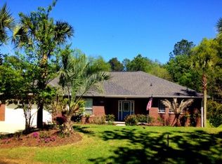 127 Indian Bay Dr, Freeport, FL 32439