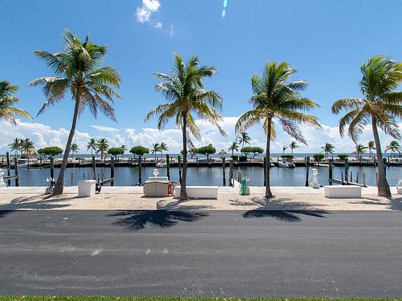 Coral Harbour marina