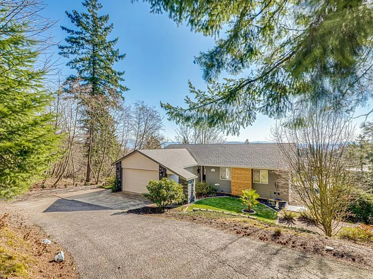 1034 NW Ivy Dr #A — Photo 1