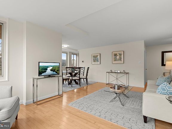 5th image of 4000 Tunlaw Rd NW APT 1007