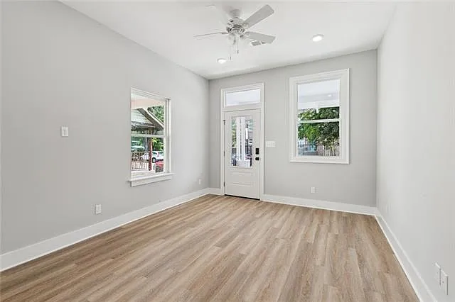 3 bed, 2.0 bath, 1300 sqft, $2,150 — Photo 3