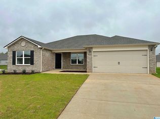 201 Camden Park Ave, Calera, AL 35040