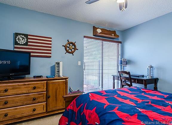 4th image of 564 Woodgate Cir
