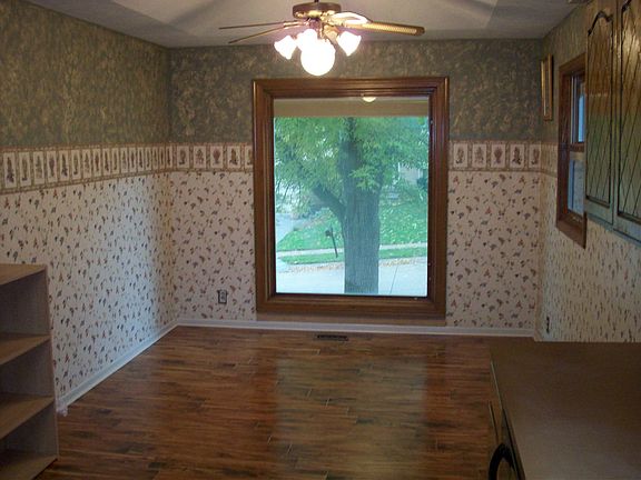 5th image of 1118 N 153rd St