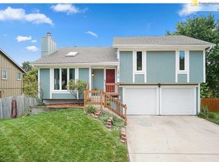 12919 S Seminole Dr, Olathe, KS 66062