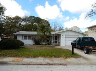 420 Maplewood Dr, Oldsmar, FL 34677