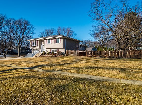 2nd image of 614 Bahama Ct