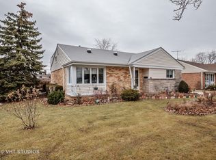 7401 Davis St, Morton Grove, IL