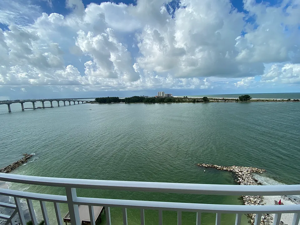 675 S Gulfview Blvd #1004