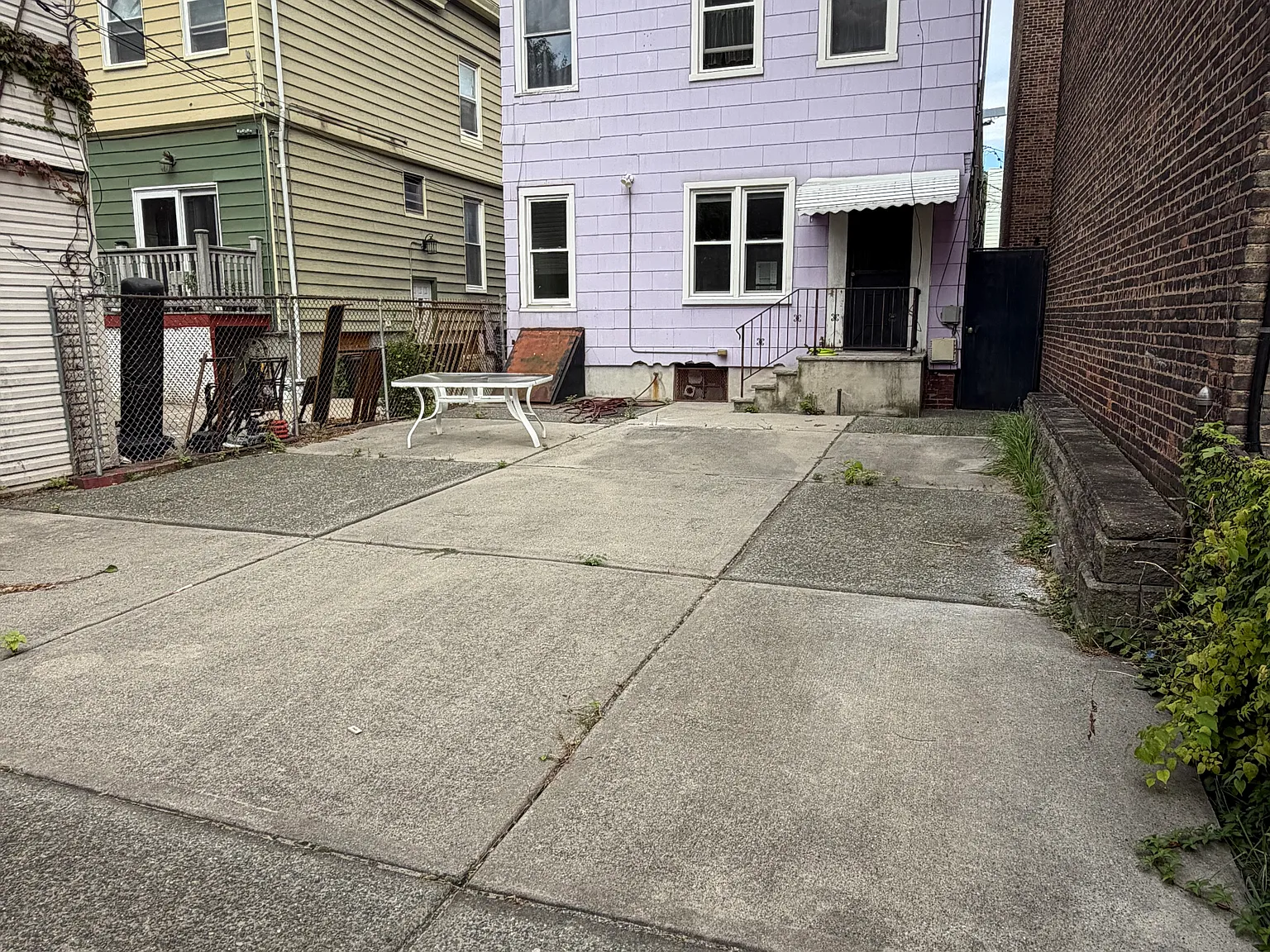 2 bed, 900 sqft, $2,300 — Photo 2