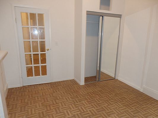 3rd image of 554 W 50th St APT 1RW