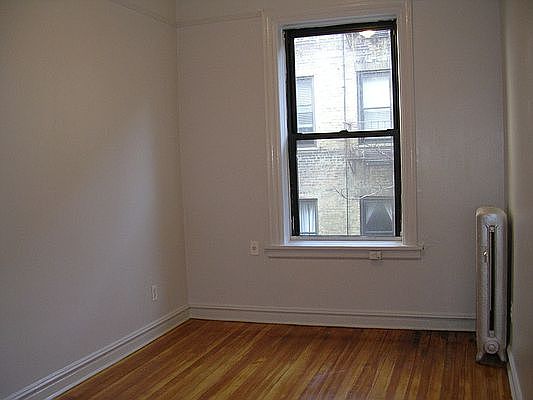 3rd image of 217 E 86th St APT 4D