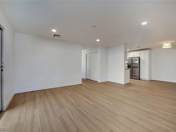 5th image of 2108 Velvet Hill Ave