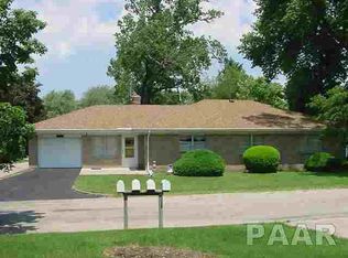 401 W Parkside Dr, Washburn, IL