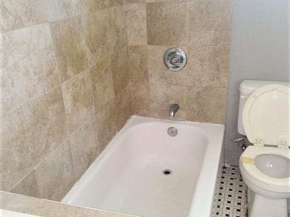 5th image of 433 Van Duzer St Floor 2