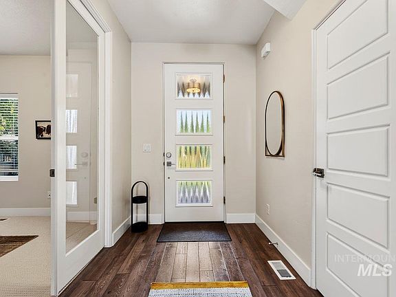 5th image of 1208 E Spinnaker Ln
