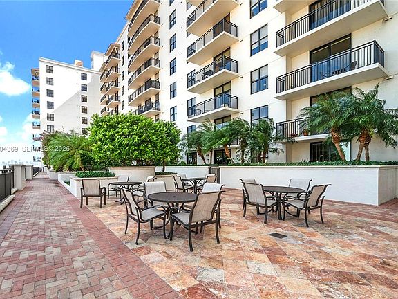 5th image of 888 S Douglas Rd APT 1512
