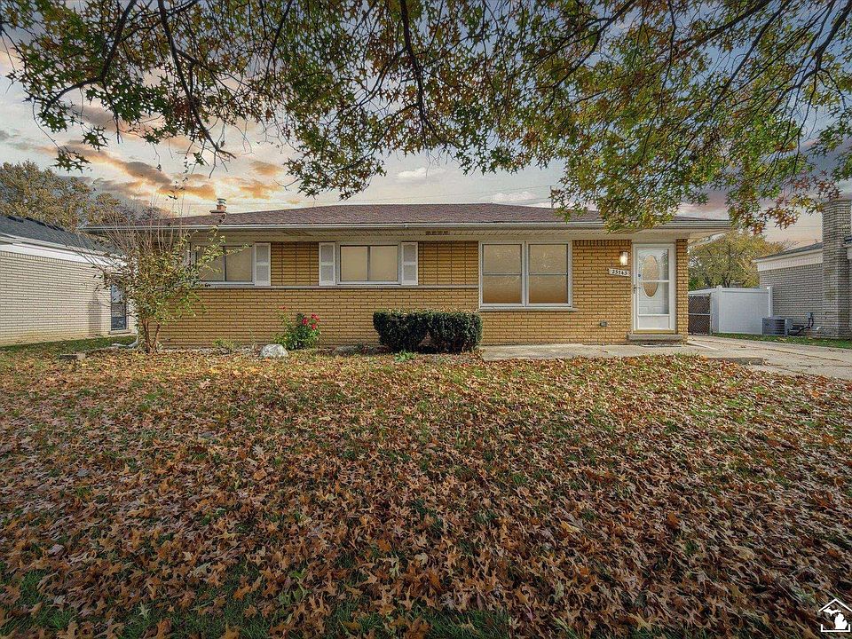 1st image of 23743 E Fairway Dr