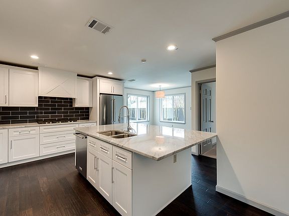 2nd image of 6910 Gateridge Dr
