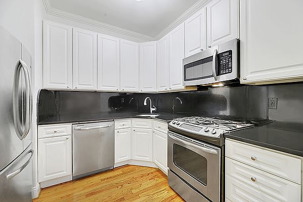 1st image of 121 Madison Ave APT 8I