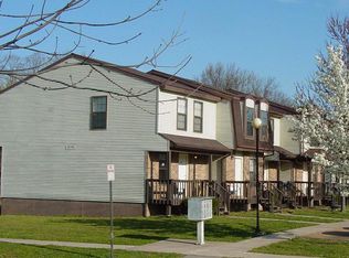 600 E Campus Dr #7B, Carbondale, IL 62901