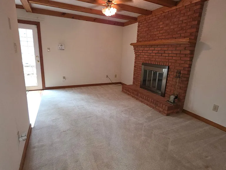 42 Cavalier Ct — Photo 4