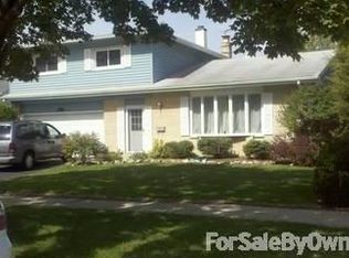 412 Hillcrest Ln, Lombard, IL 60148
