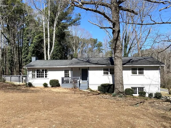 2730 Meadow View Dr, Acworth, GA 30102