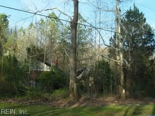 6777 Ware Neck Rd, Gloucester, VA 23061